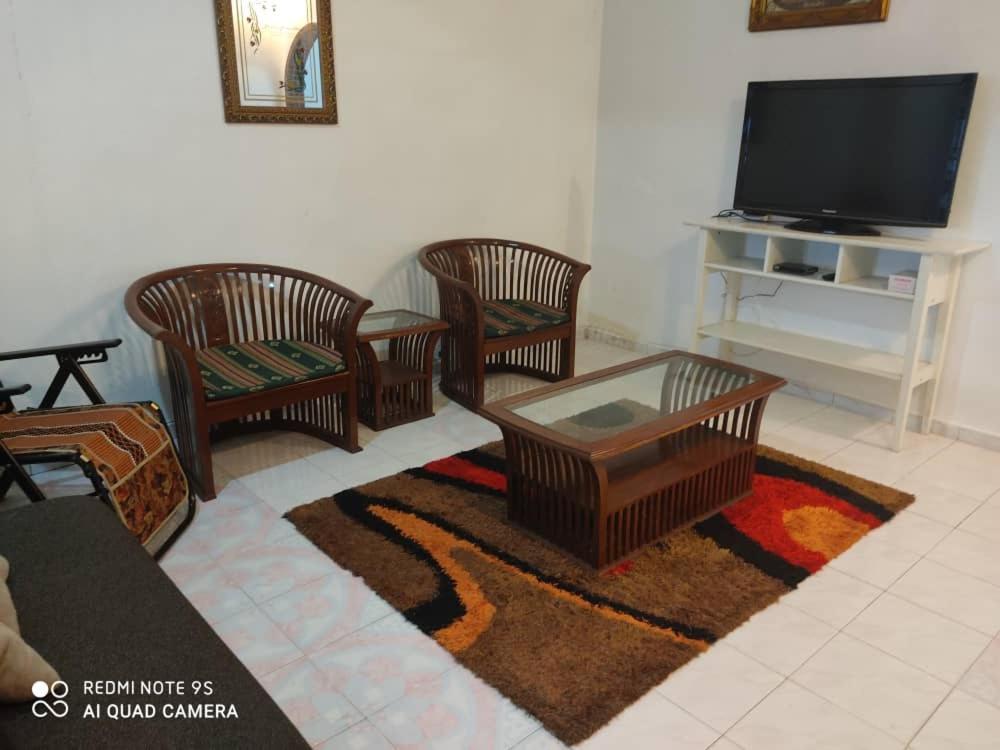 R&R Homestay Simpang Renggam Екстер'єр фото