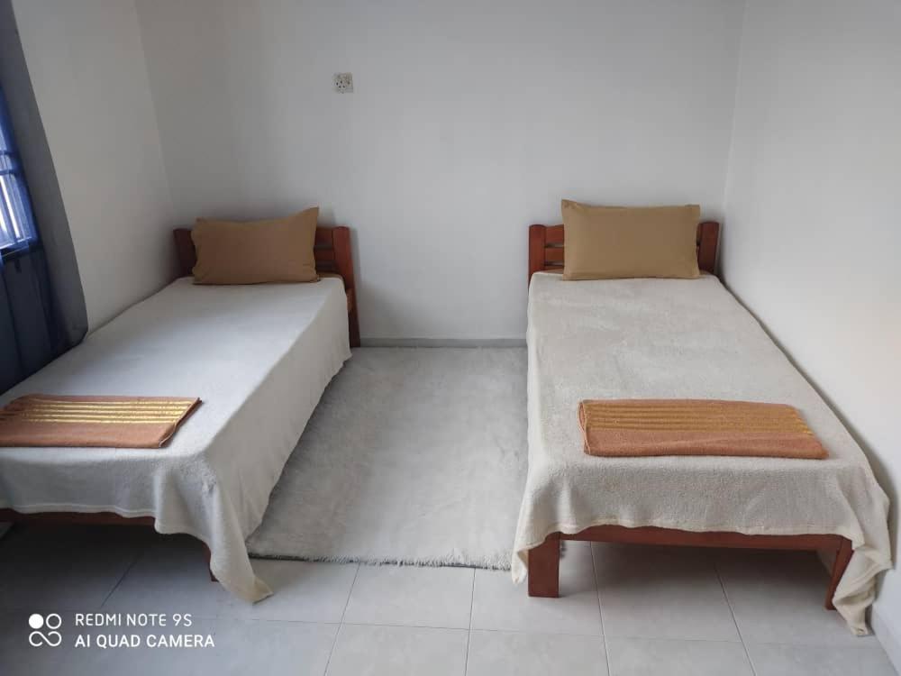 R&R Homestay Simpang Renggam Екстер'єр фото